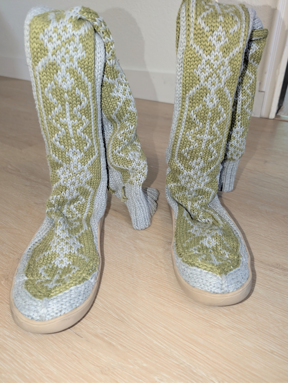 Gypsyz Olive Gray Snowflake Knit Over The Knee Sock Boots Women’s Size 8